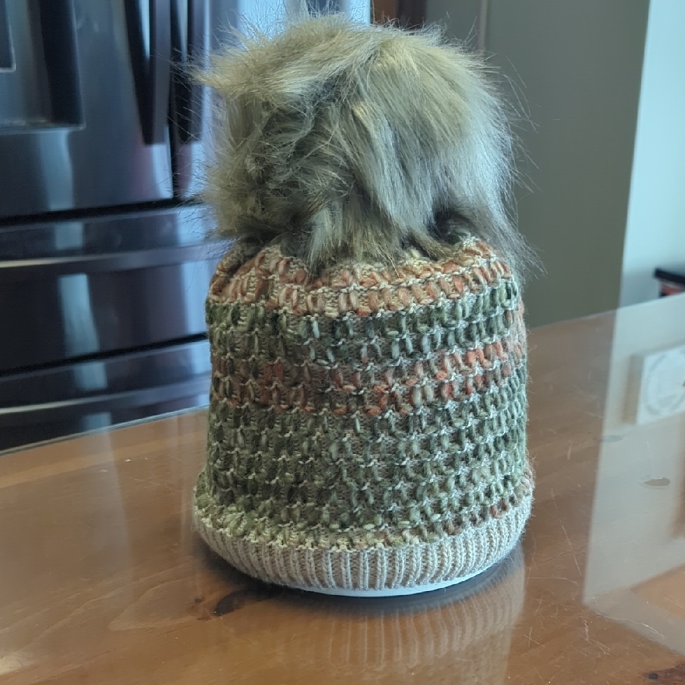 Cozy Knit Beanie with Faux Fur Pom NWT